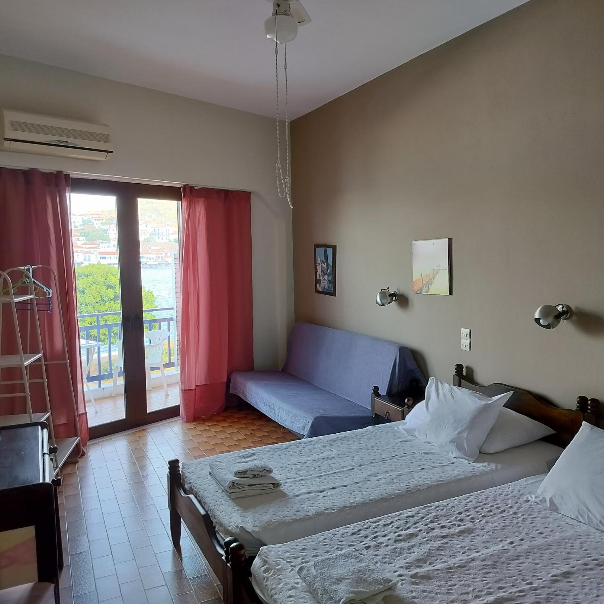 Bissias Guest House Galatás Buitenkant foto