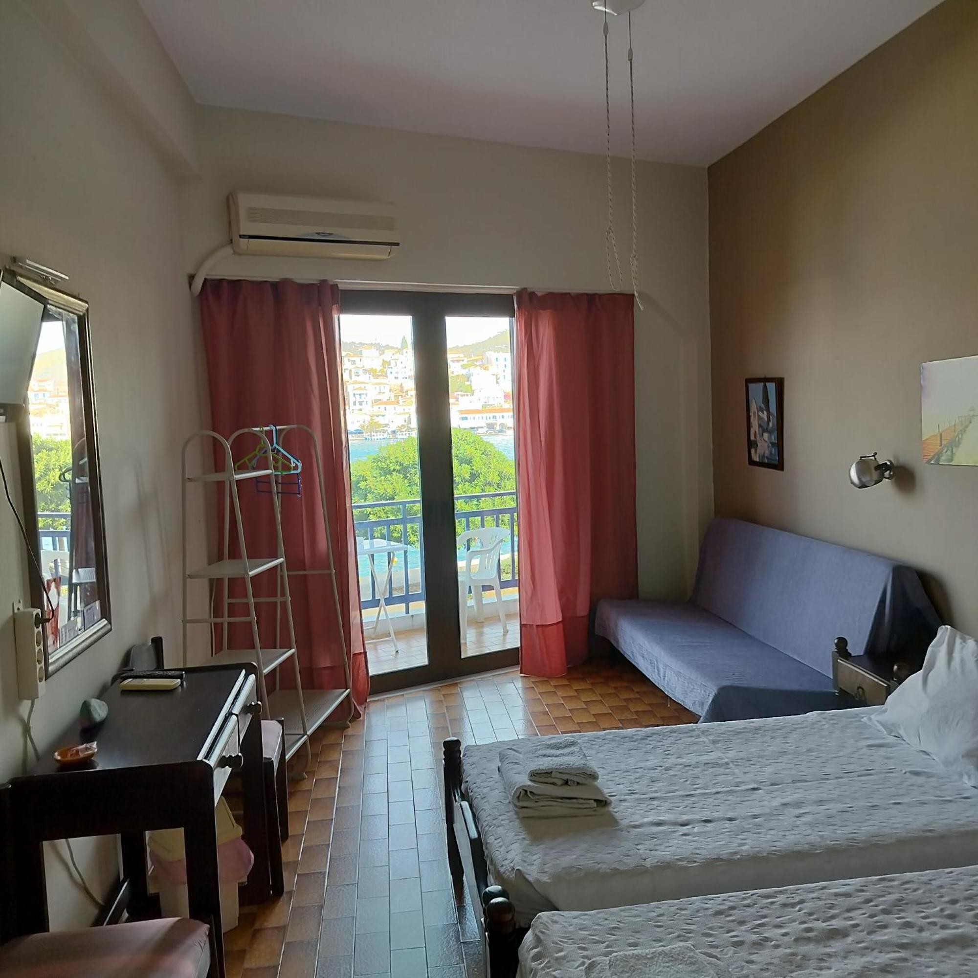 Bissias Guest House Galatás Buitenkant foto